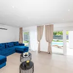 3 Bedroom Gorgeous In Kastel Novi Vikendica Kastela