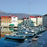 Vikendica 3 Bedroom Gorgeous In Kastel Novi *