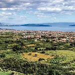 3 Bedroom Gorgeous In Kastel Novi *