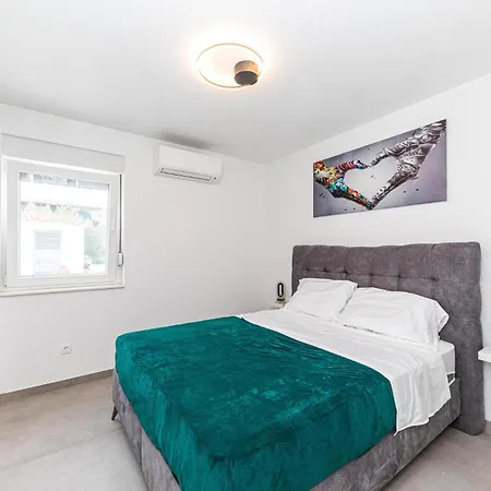 3 Bedroom Gorgeous In Kastel Novi * Kaštela