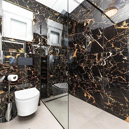 Dom wakacyjny 3 Bedroom Gorgeous In Kastel Novi