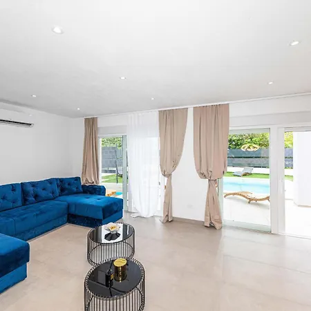 3 Bedroom Gorgeous In Kastel Novi Dom wakacyjny Kaštela