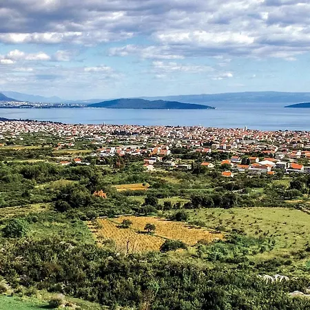 3 Bedroom Gorgeous In Kastel Novi *