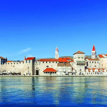 3 Bedroom Gorgeous In Kastel Novi Dom wakacyjny
